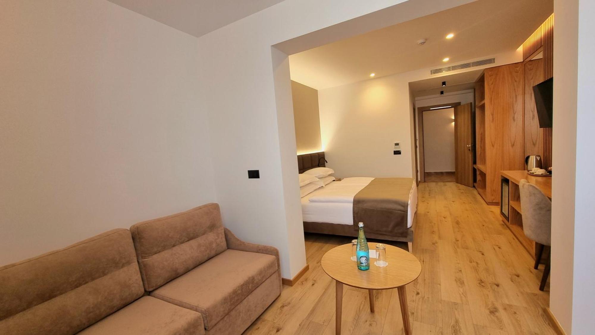Sibb Hotel Tirana Exterior photo
