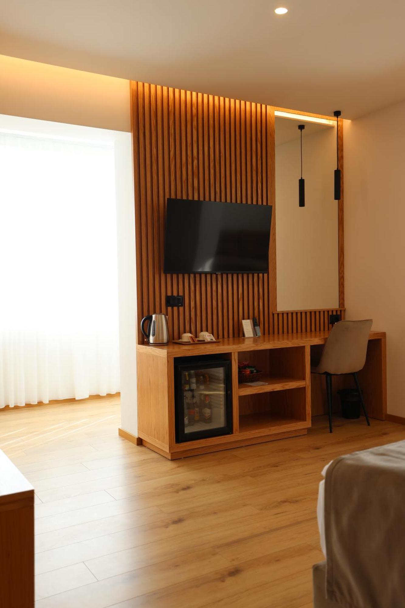 Sibb Hotel Tirana Exterior photo