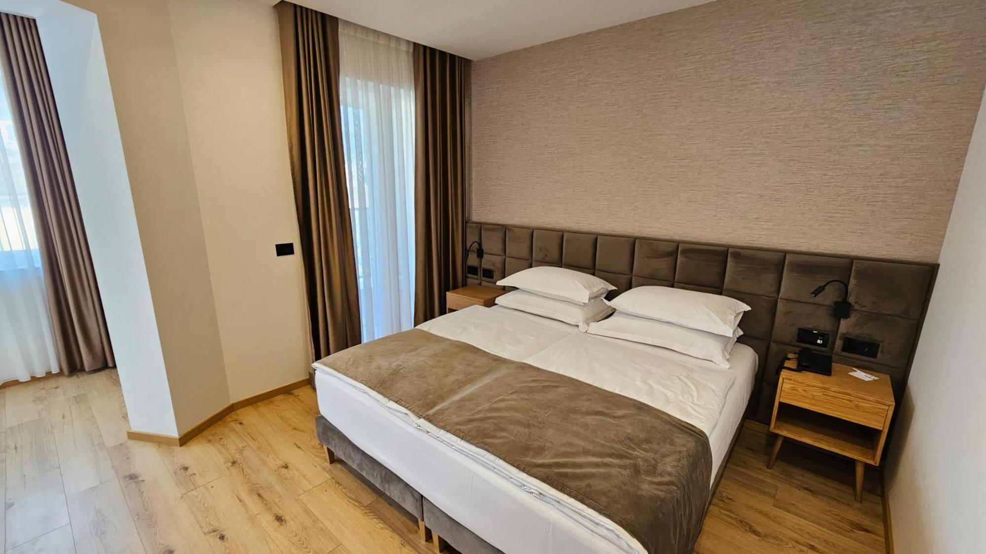 Sibb Hotel Tirana Exterior photo