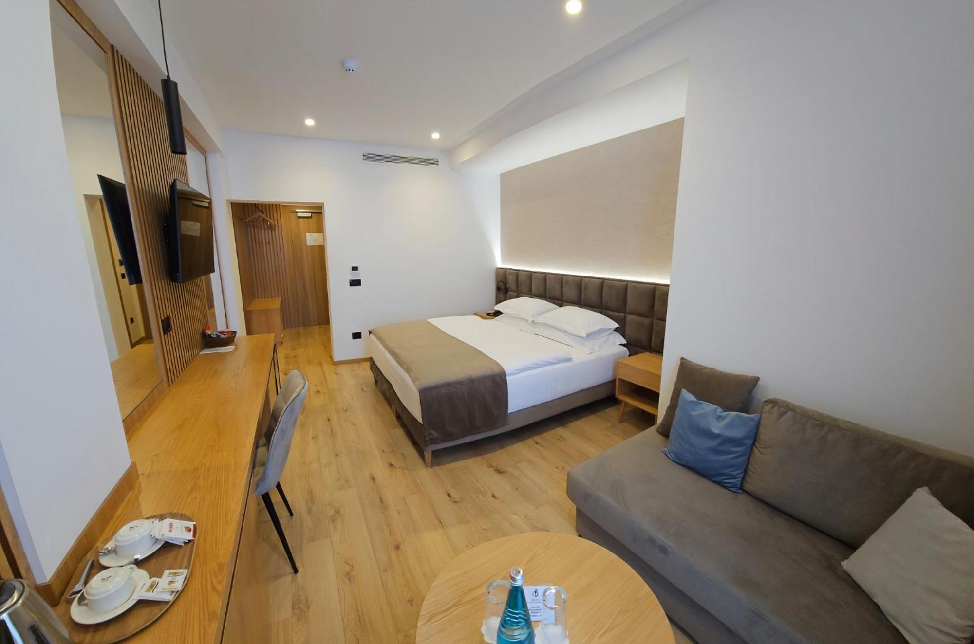Sibb Hotel Tirana Exterior photo