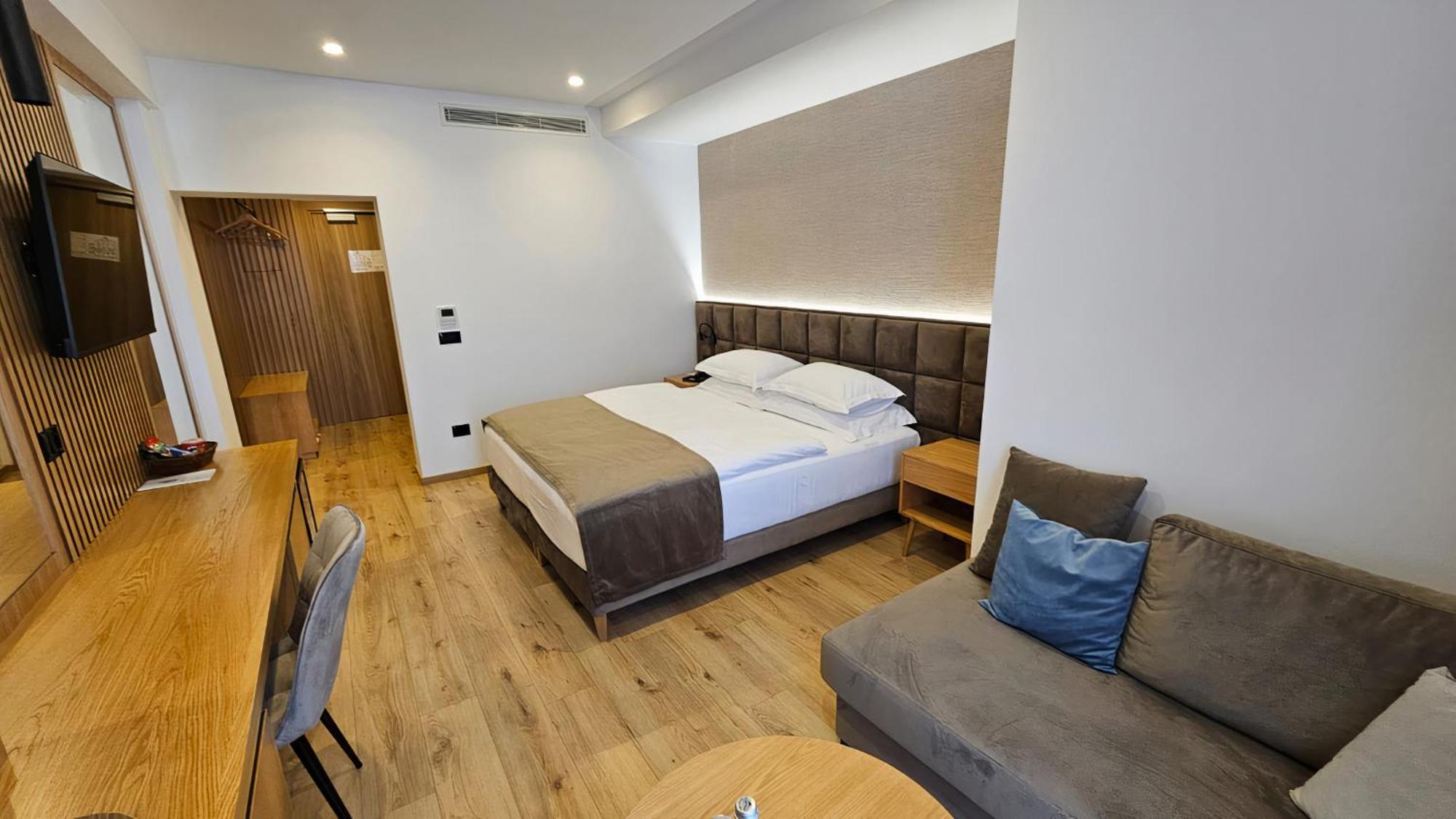 Sibb Hotel Tirana Exterior photo
