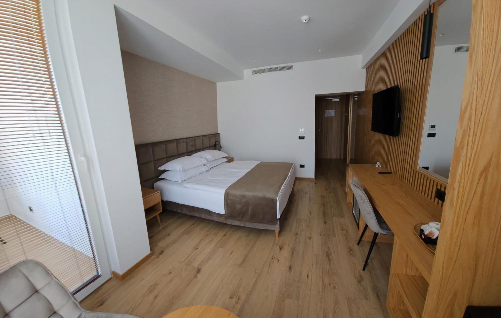 Sibb Hotel Tirana Exterior photo